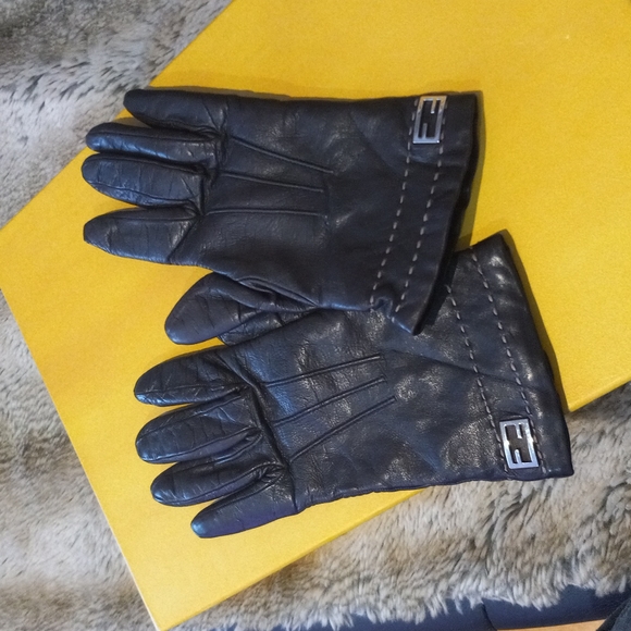 Fendi gloves - Picture 10 of 13